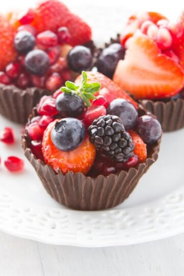 Easy Chocolate Berry Cups