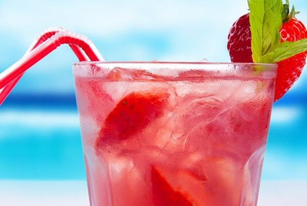 Easy Strawberry Sangria Recipe