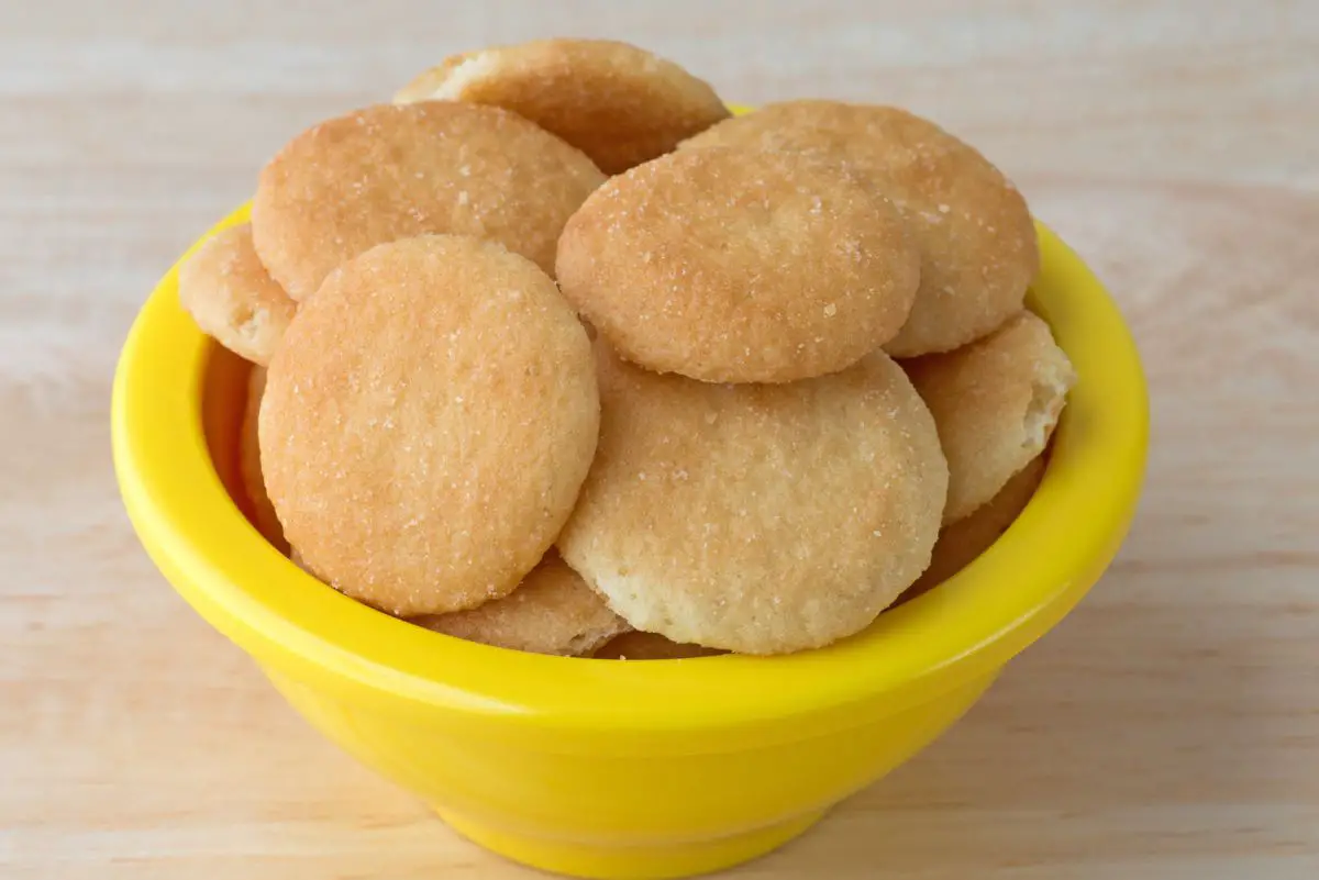 Copycat Vanilla Wafers in a yellow bowl.