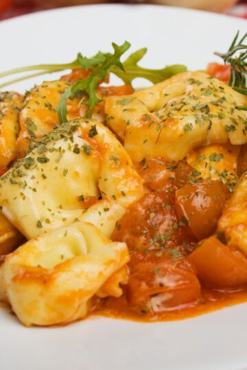 Closeup of Slow Cooker Cheese Tortellini.